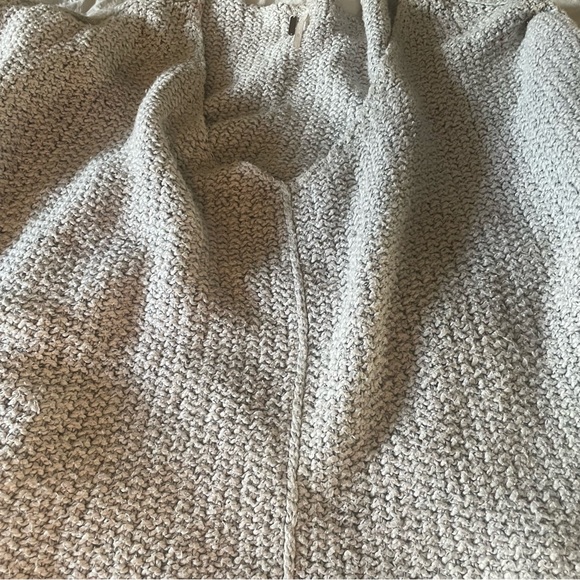 Free People grey chunky knit v neck 3/4 sleeve sweater size large - Picture 7 of 7